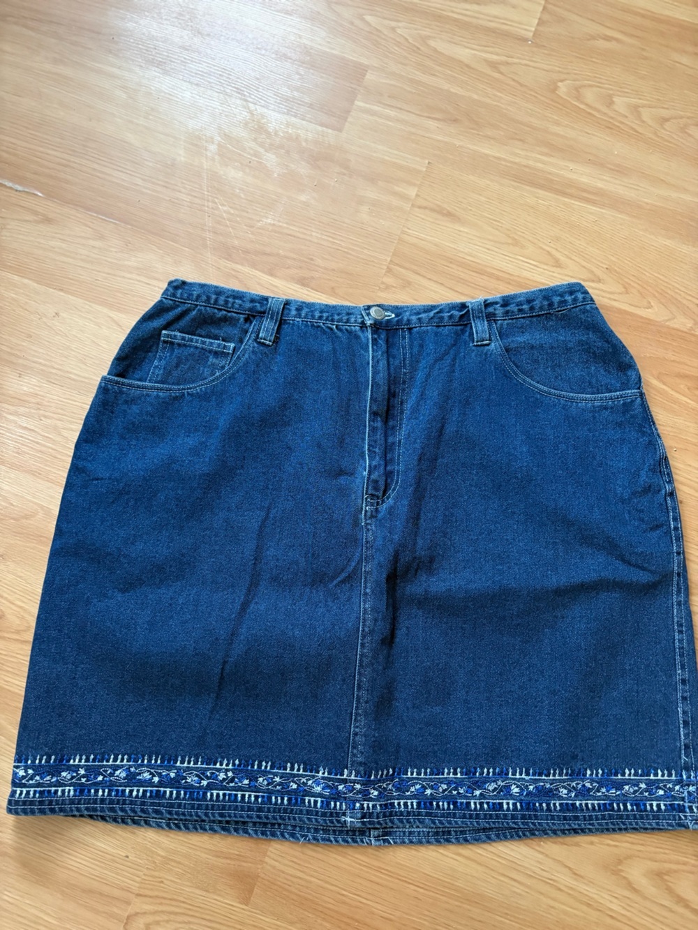 Faded Glory Dark Blue Denim Skirt with Embroidered Hem 20w vintage